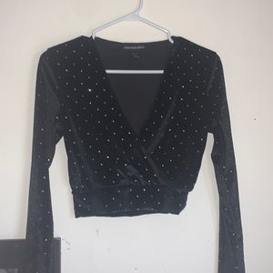 Black long sleeve crop top